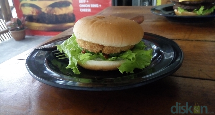 Burger Stops, Burger Sederhana yang Terselip di Wedomartani Jogja