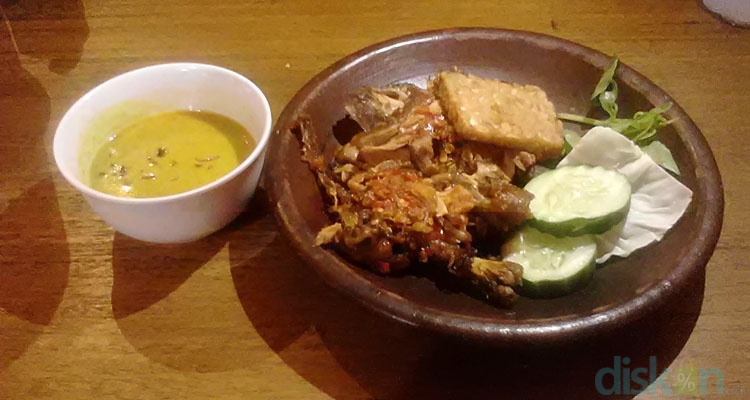 Kelezatan Ayam Bakar Londo dan Ayam Penyet Ndeso di Ayam Muntu Jogja