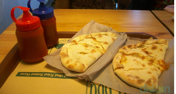 Uniknya Bersantap Pizza Tutup di Calzone Express Jogja