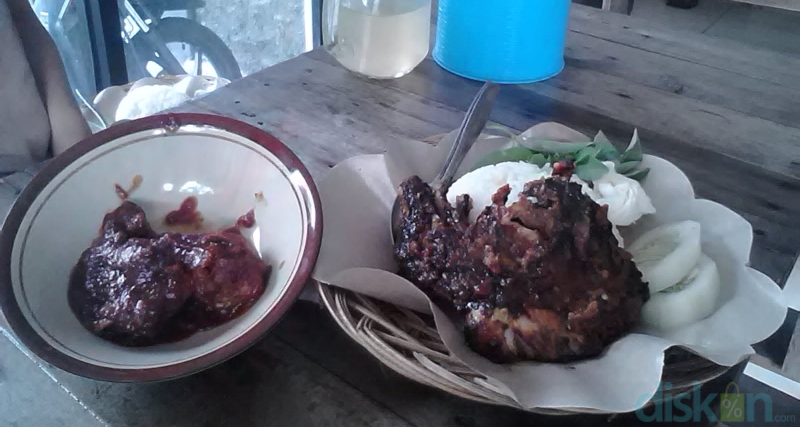 Ayam Geprek Terdekat Dari Lokasi Saya - Ragam Resto