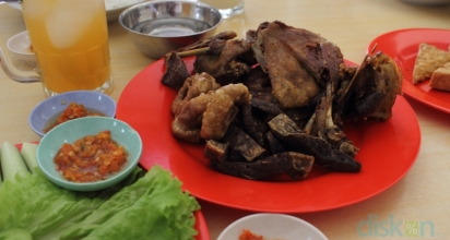 Ayam Goreng Tojoyo 3, Lezat Ayamnya, Mantap Sambelnya