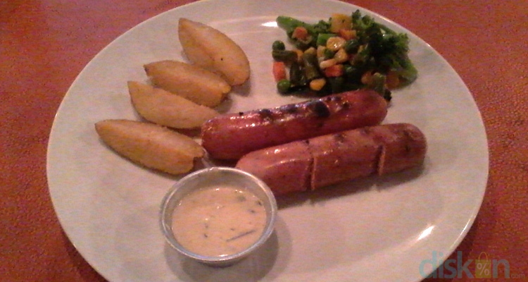 Lezatnya Grilled Frankwurst dan Chicken Mediterranean di Dons Kitchen Jogja