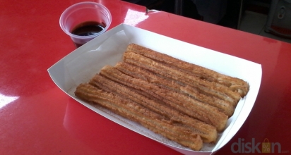 Menikmati Kudapan Khas Spanyol di Achilla Churros