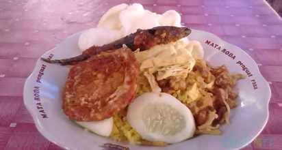 Menyambut Hari dengan Seporsi Nasi Kuning Lengkap nan Lezat dari Warung Sarapan Pagi