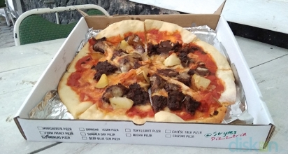 Sajian Pizza Berkualitas ala Ibis Styles Pizza