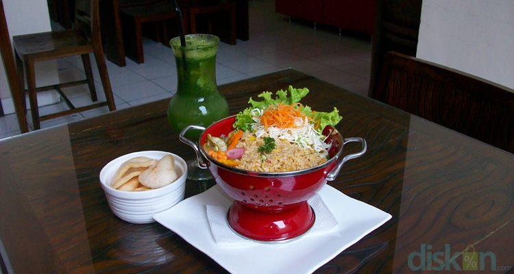 Uniknya Nasi Goreng Tom Yum Bercita Rasa Indonesia di Barata Kafe Jogja