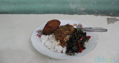 Warung Bu Lia, Warung Prasmanan Penyaji Masakan Jawa yang Istimewa