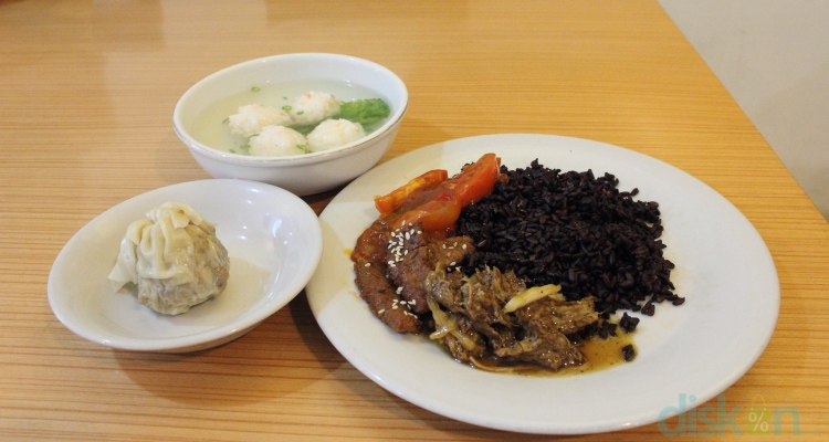 Wisata Kuliner 24 Jam di Semarang #4: Sajian Vegetarian yang Menggugah Selera ala Karuna Jogja